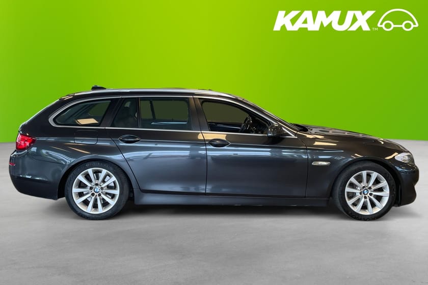 Bild 2 av BMW 530d Touring 258hk  HiFi Komfort Läder Elstol PDC Drag