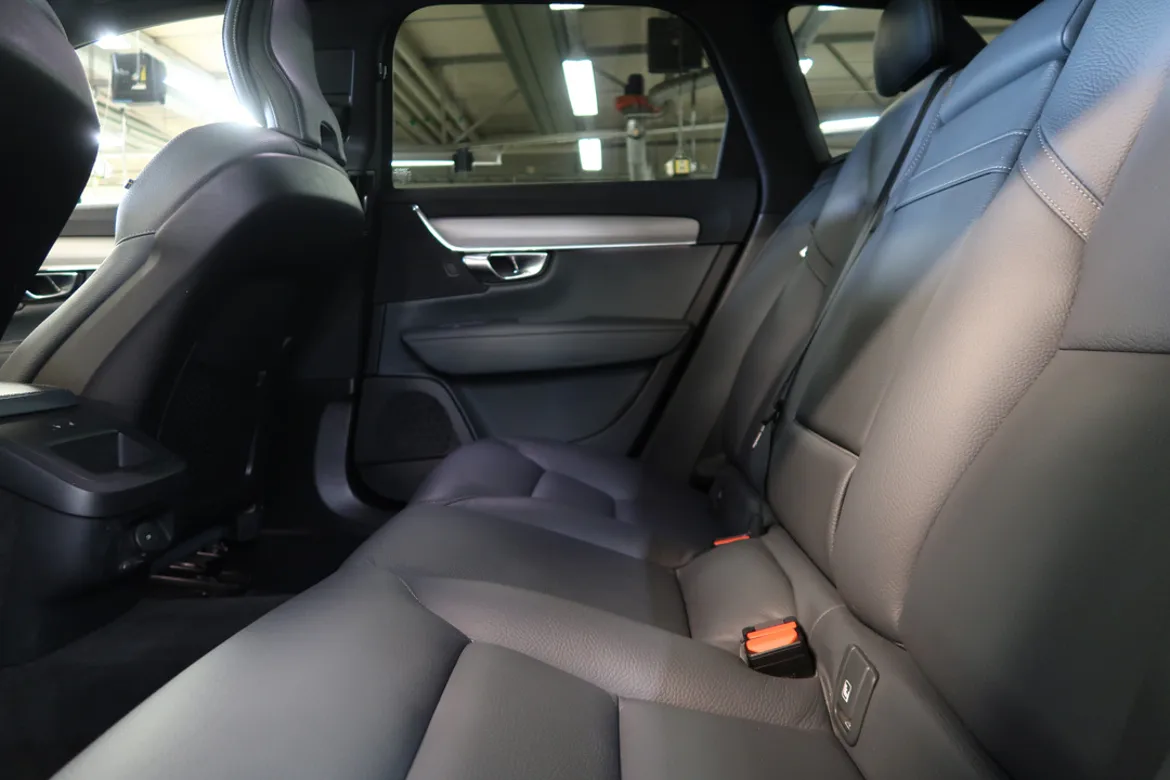 Volvo V90 Cross Country