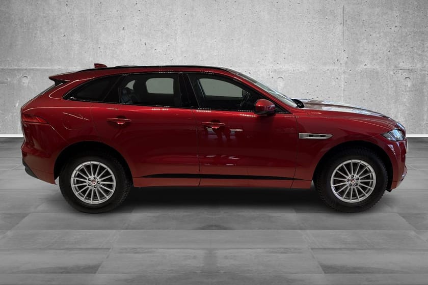Bilde 4 av Jaguar F-Pace 20d AWD 180HK/4X4/R-SPORT/MERIDIAN/RKAM/KROK/WEBASTO/ACC++
