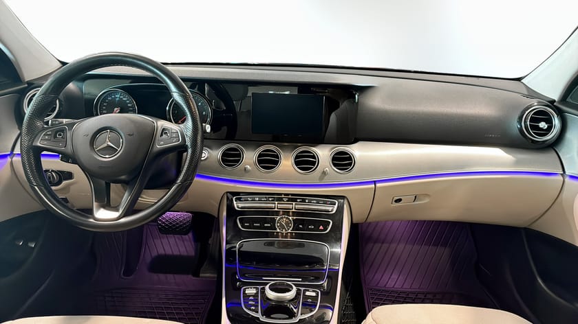 Bild 4 av Mercedes-Benz E 220 d 4MATIC 220d Avantgarde/Drag/Värmare/Adaptiv farthållare