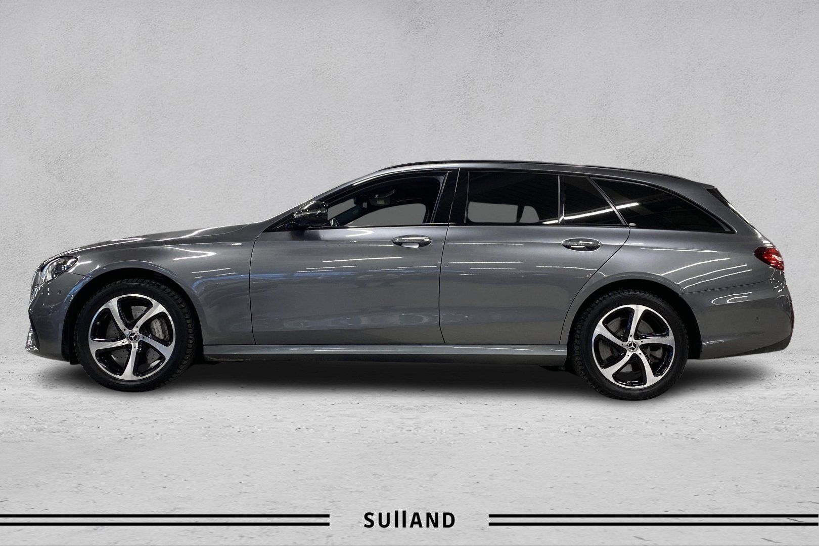 Thumnail bilde 1 av Mercedes-Benz E 300 T de 4MATIC