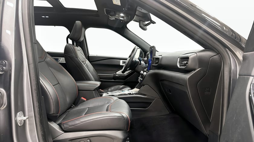 Bild 3 av Ford Explorer Plug-In Hybrid (457hk) ST-LINE / PANORAMA / 7-SITS