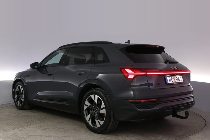 Bild 4 av Audi Q8 50 e-tron quattro Proline Pano HUD Elstol Navi Drag