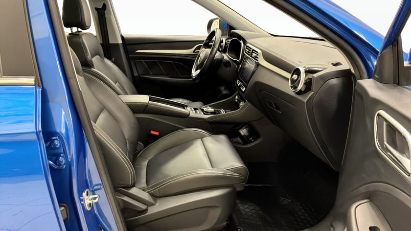 Bild 3 av MG ZS EV //ZS // LHD 45KWH //LUXURY MY21 // PANO // CARPLAY