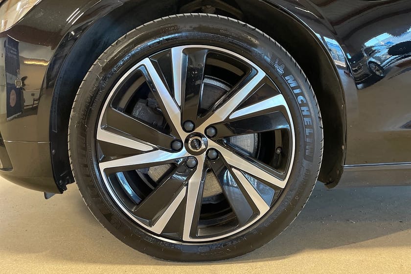 Bild 5 av Volvo V90 Recharge T8 AWD R-Design Pano / Head-Up / H/K / Keyless