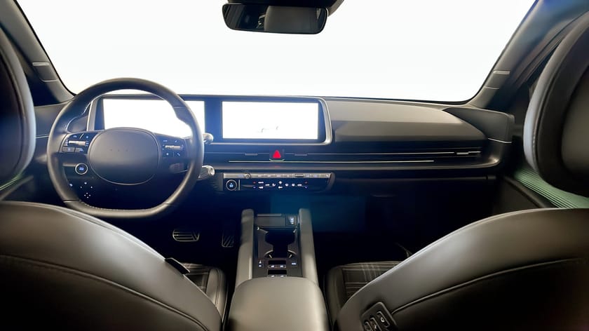 Bild 4 av Hyundai Ioniq 6 77.4 kWh AWD First Edition 325Hk/Pano/360°/