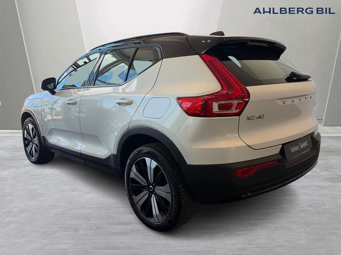 Volvo XC40 2023 - miniatyr 3