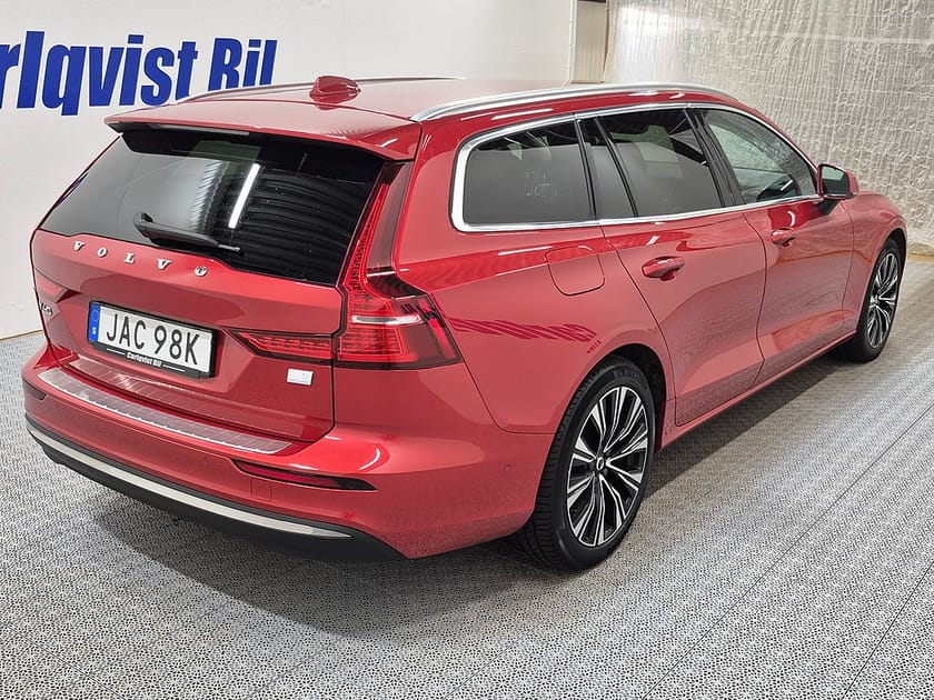 Bild 4 av Volvo V60 T6 Recharge Core Bright plug in AWD 350HK 4x4 Läder