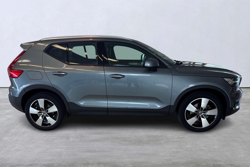 Bild 3 av Volvo XC40 D4 AWD Momentum Pro Edition
