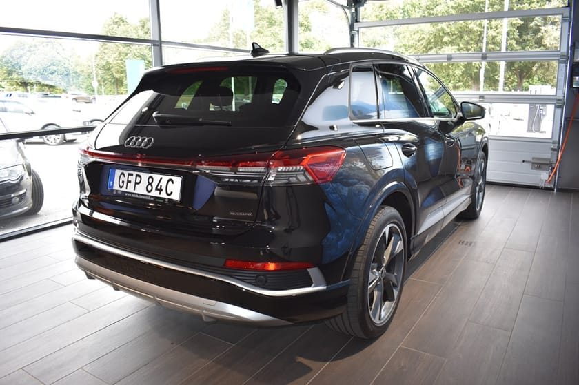 Bild 3 av Audi Q4 45 e-tron quattro 210 kW / 286 HK S-LINE