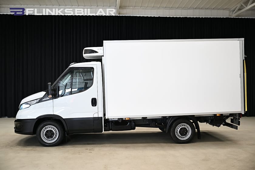 Bild 4 av Iveco Daily 35-140 Chassi Cab 136HK Automat|Volymskåp|BG-Lyft|Kylbil|Leasbar|SeUtr!!