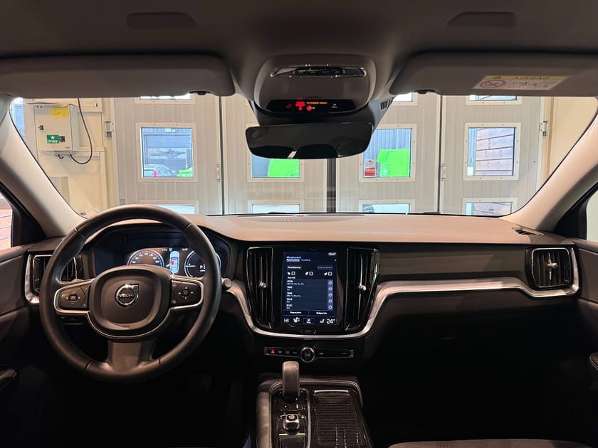 Bild 5 av Volvo V60 Recharge T6 AWD Inscription Drag Gps VOC Pilot assist