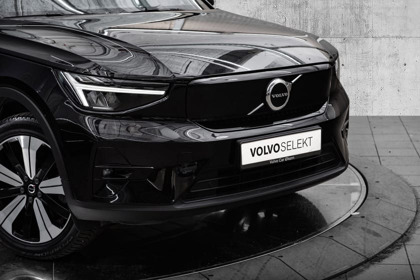 Bilde 2 av Volvo XC40 Recharge Twin motor El. Plus 408Hk. Hengerfeste!