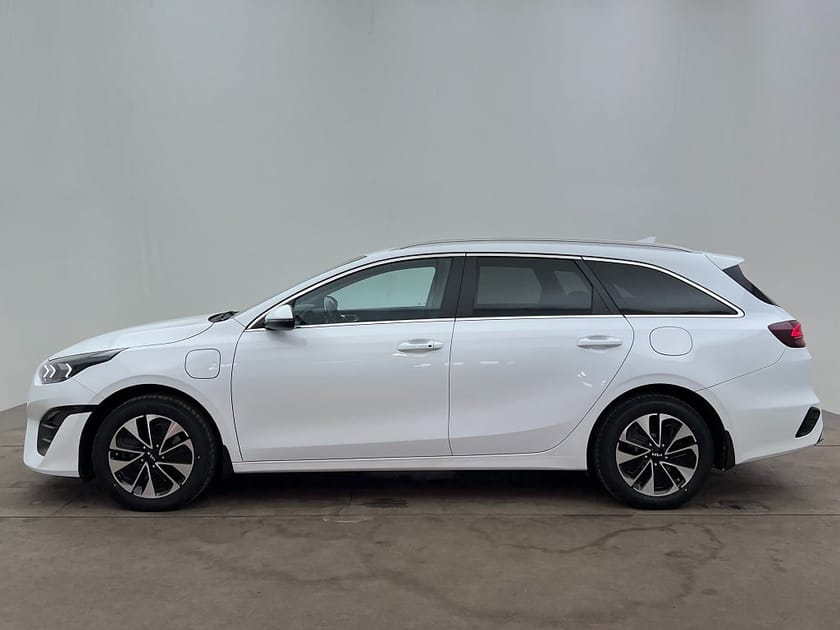 Bild 3 av Kia Ceed Sportswagon Plug-in Hybrid DCT Advance Rattvärme B-Kam