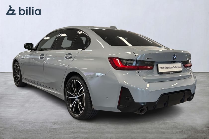 Bild 2 av BMW 330e xDrive Sedan M-sport | Drag | Taklucka | HiFi | 19"