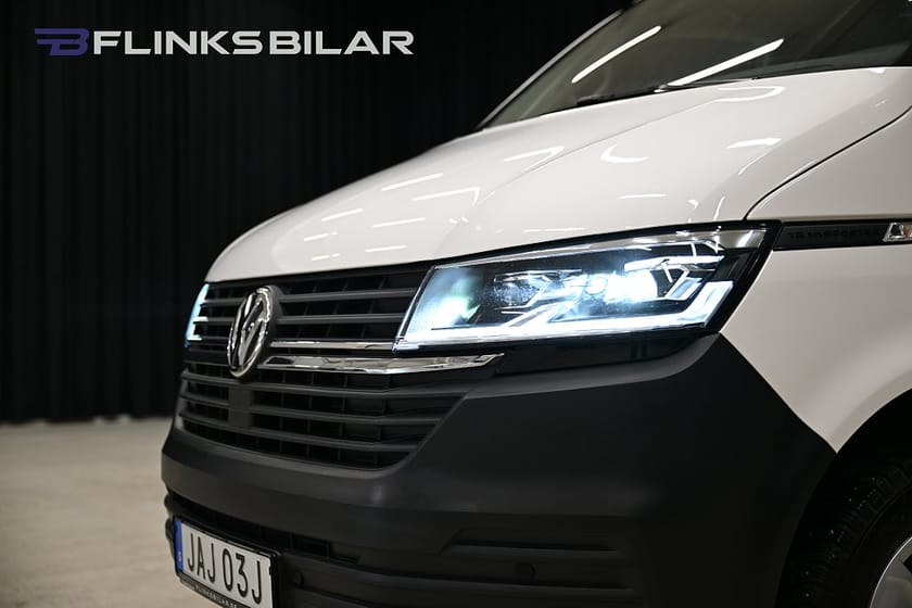 Bild 3 av Volkswagen Transporter DSG 150HK V-Inredd|LED|Drag|Värmare|Lågmil|EnÄgare|Moms