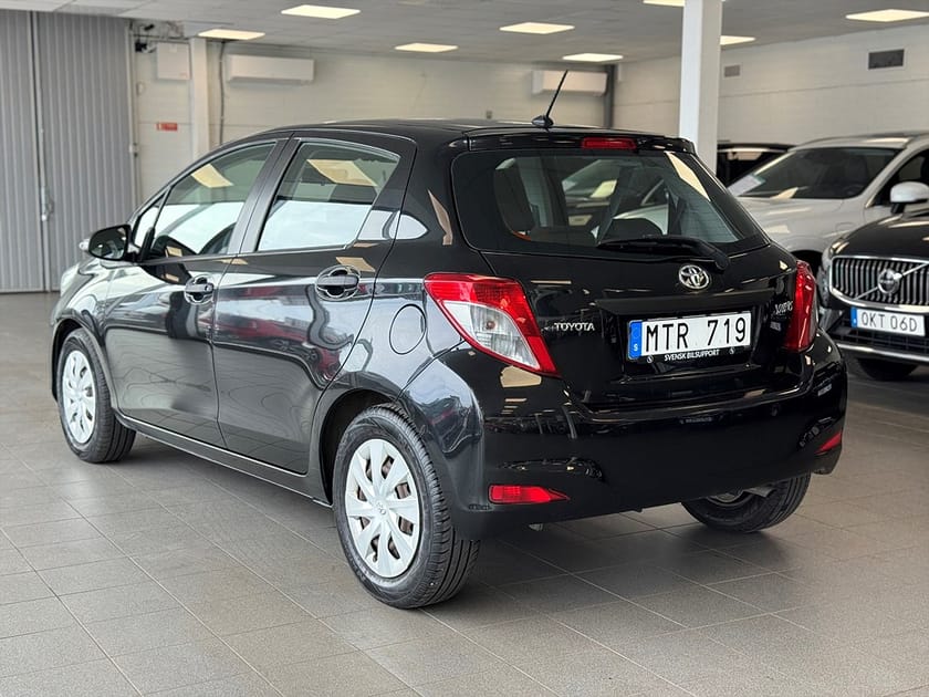 Bild 2 av Toyota Yaris 5-dörrar 1.0 VVT-i Life Man 69Hk