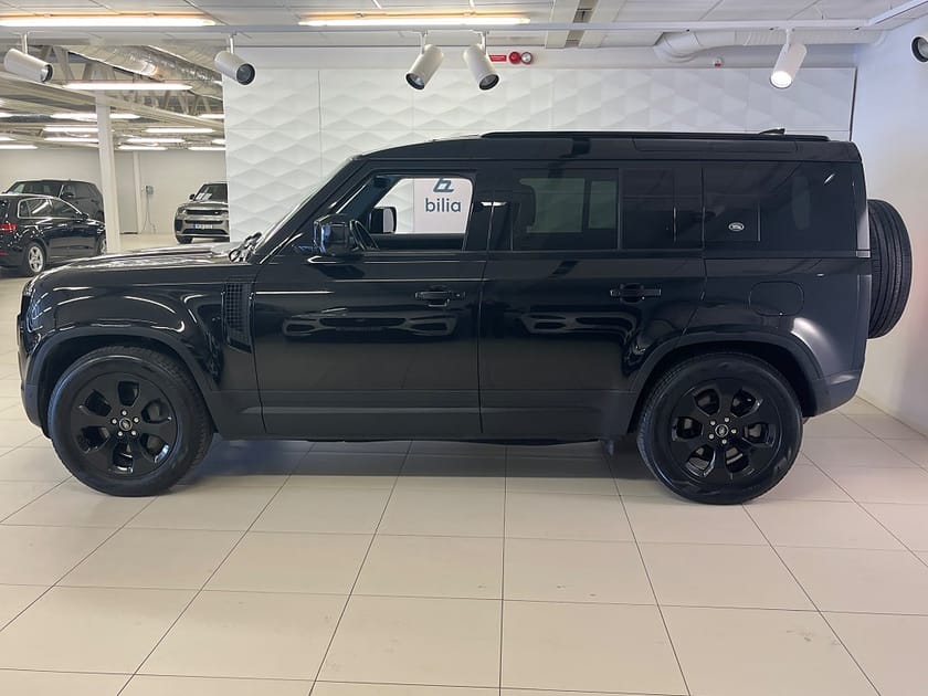 Bild 4 av Land Rover Defender P400e PHEV 110 SE / Black Pack / Drag