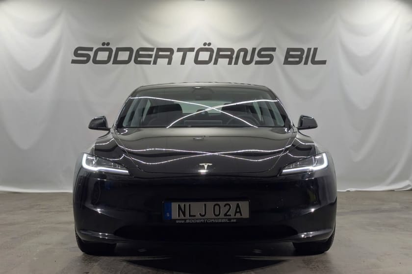 Bild 4 av Tesla Model 3 Standard Range HIGHLAND AUTOPILOT DRAG