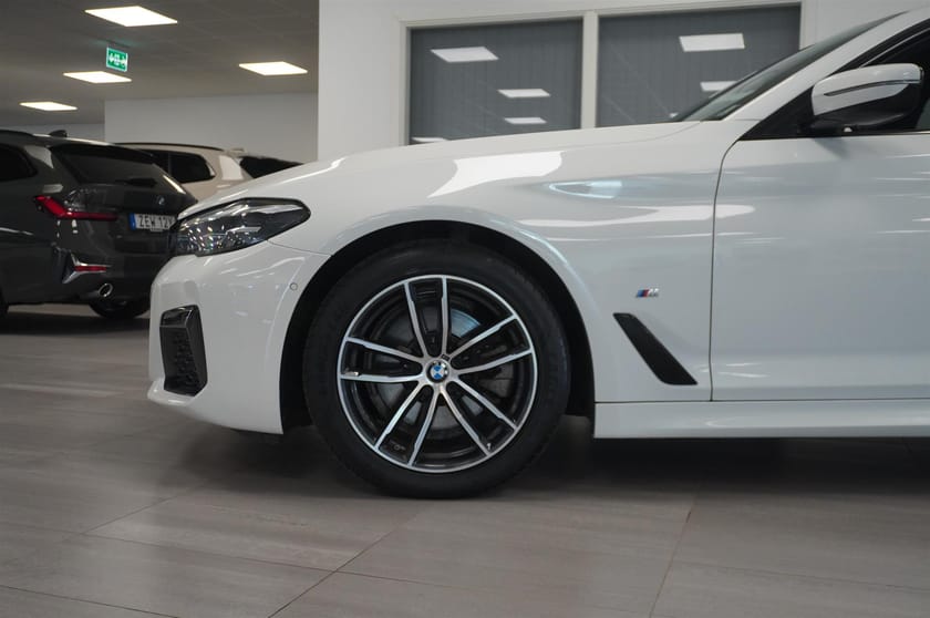 Bild 3 av BMW 520d xDrive Touring M-Sport Värmare Drag Fartpilot