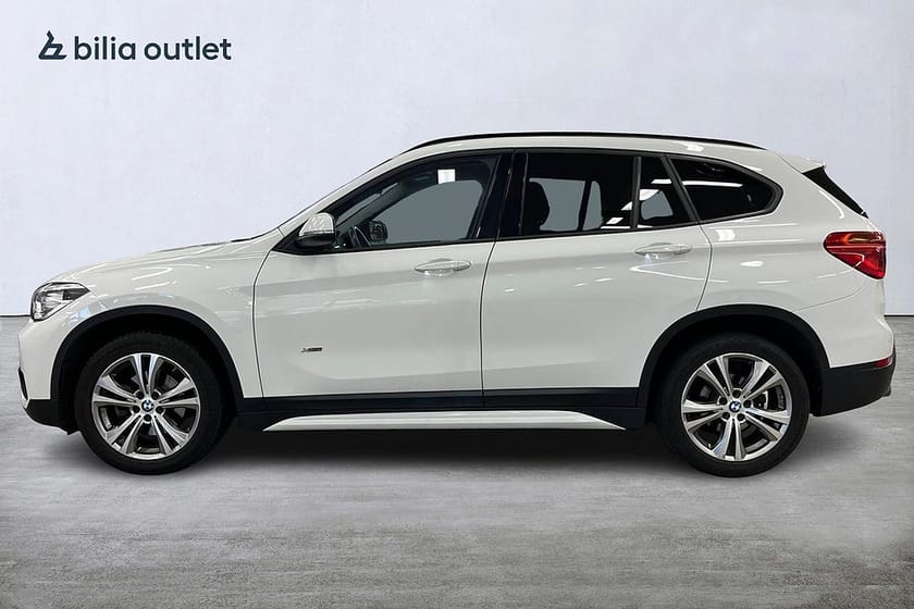 Bild 2 av BMW X1 xDrive18d Sport line 150hk Drag Navi Nyservad