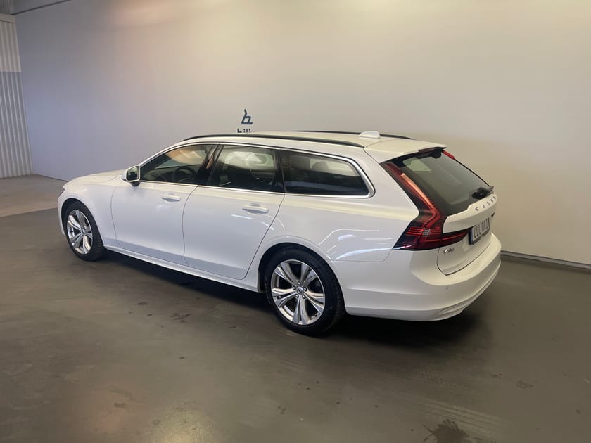 Bild 3 av Volvo V90 B4 Bensin Core / Navigation / Backkamera /