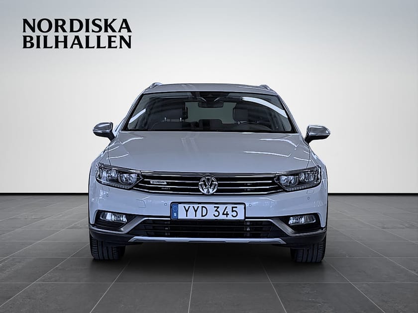 Bild 2 av Volkswagen Passat Alltrack 2.0 TDI DPF SCR 4Motion Cockpit Apple Car Värm