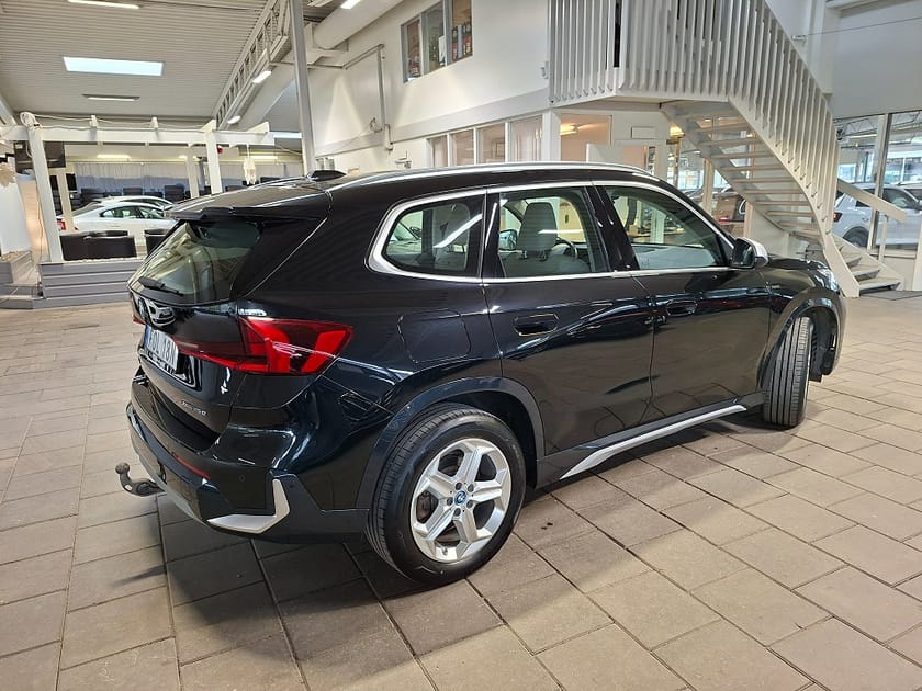 Bild 3 av BMW X1 xDrive25e Steptronic xLine Drag|Navi|Backkamera