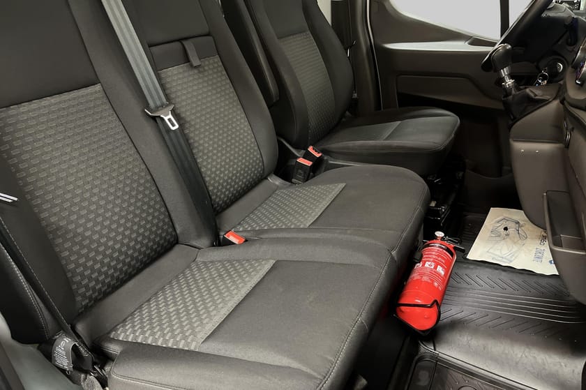 Bild 5 av Ford Transit 350 Chassi Cab L4 2,0 TDCi Volymskåp, Bakgavellyft + värme skåp