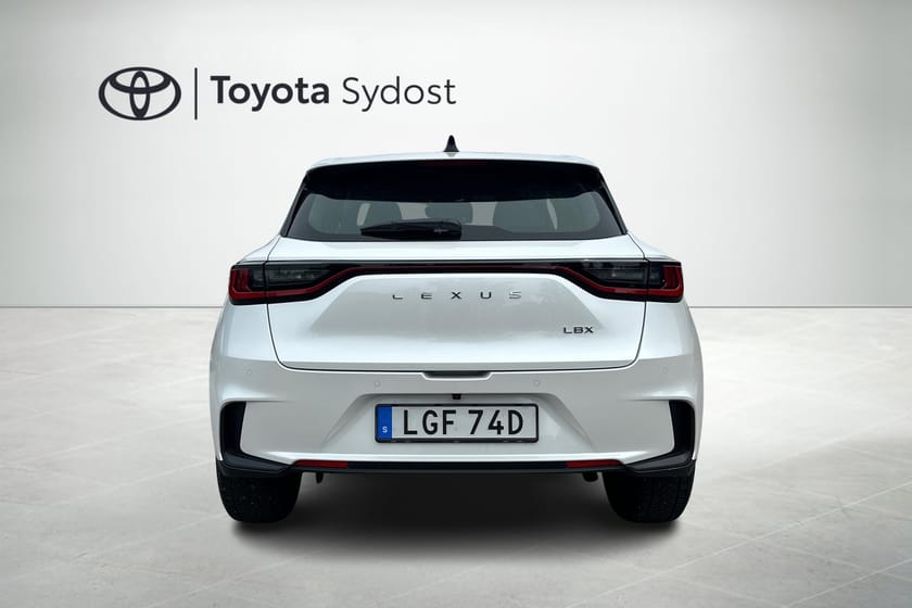 Bild 4 av Lexus LBX 1,5 Hybrid 136 hk