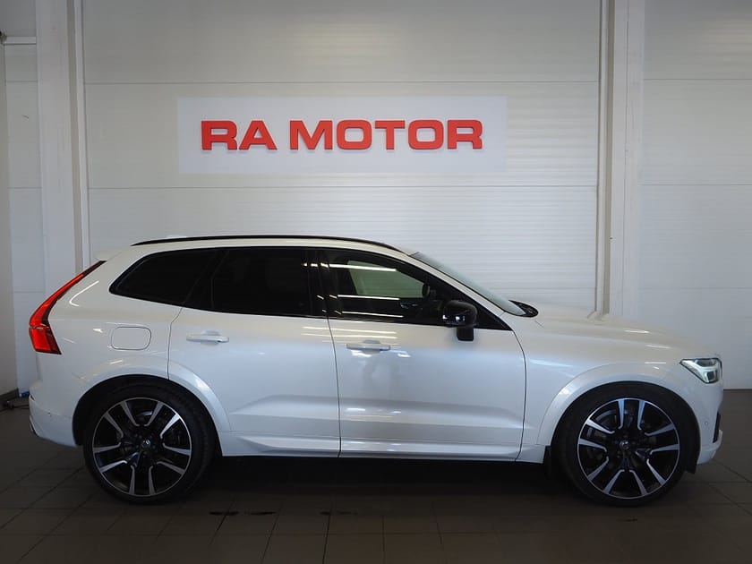 Bild 4 av Volvo XC60 T8 392hk AWD R-Design B&W Luft 22" Pano Drag Se Spec!