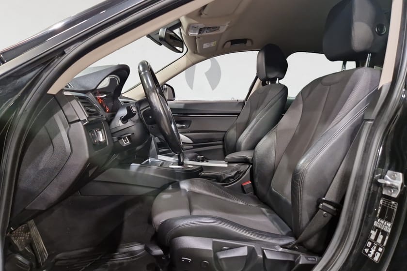 Bild 3 av BMW 320d xDrive GT 190 HK AUT SPORT LINE DRAG PDC 0.43L/MIL