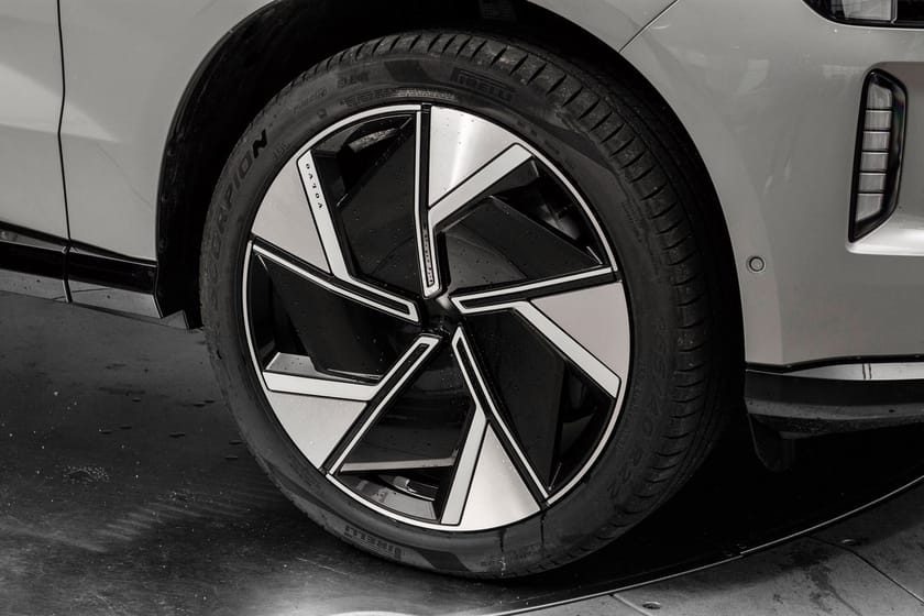 Bilde 2 av Volvo EX90 Twin Motor Performance 517hk KROK/PIXEL/360KAM/22"/8ÅR GARANTI++