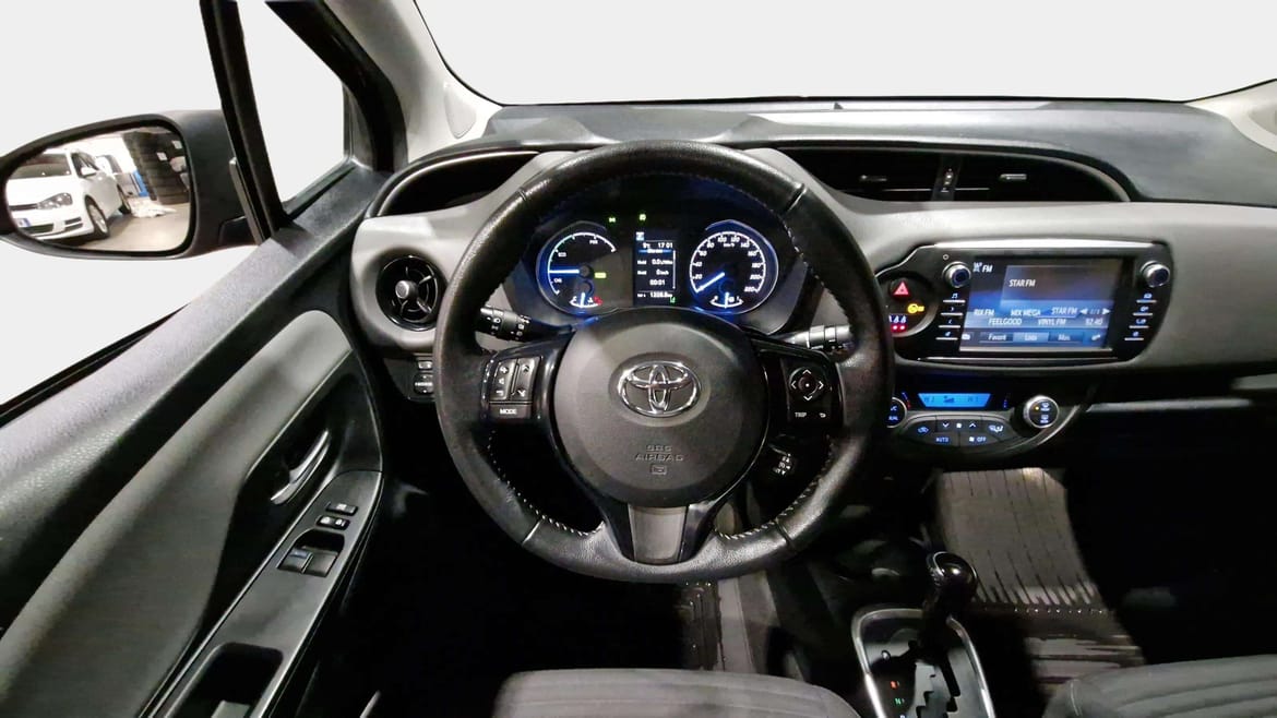 Toyota Yaris Hybrid e-CVT, 101hk, 2018