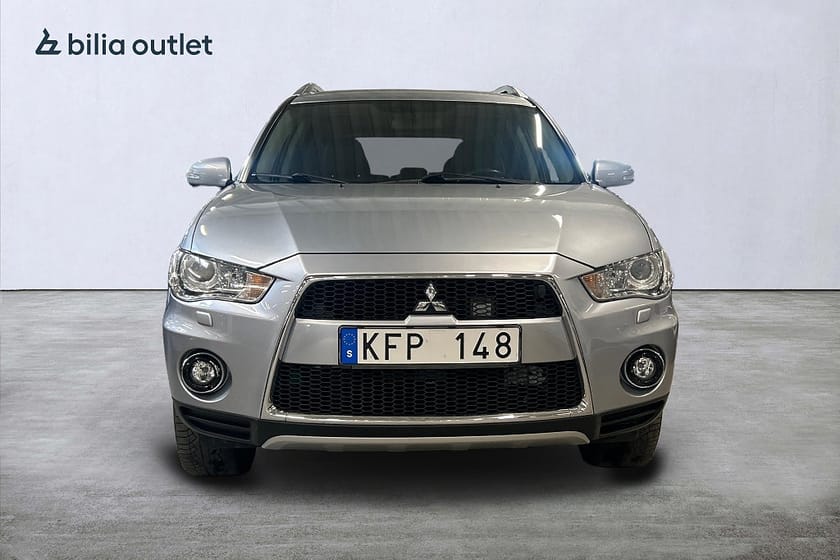 Bild 3 av Mitsubishi Outlander 7-seater 2.2 Di-D AWC Business 7-sits 156hk Drag Läder