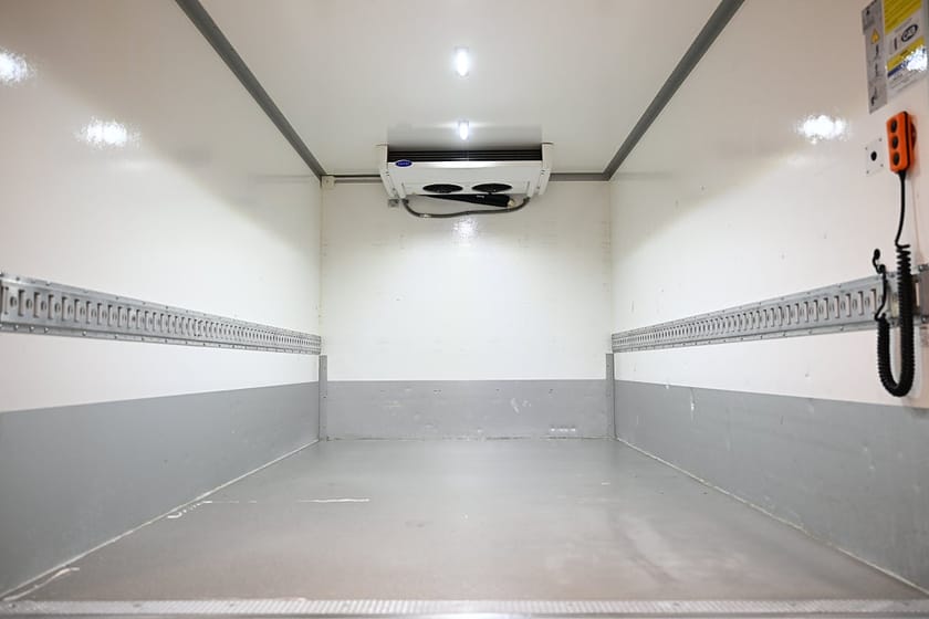 Bild 3 av Iveco Daily 35-140 Chassi Cab 136HK Automat|Volymskåp|BG-Lyft|Kylbil|Leasbar|SeUtr!!