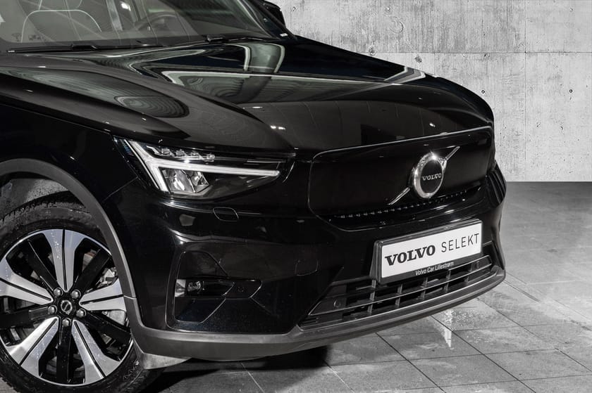 Bilde 2 av Volvo XC40 Recharge Twin motor Plus 408 hk LED Hengerfeste Alcantara