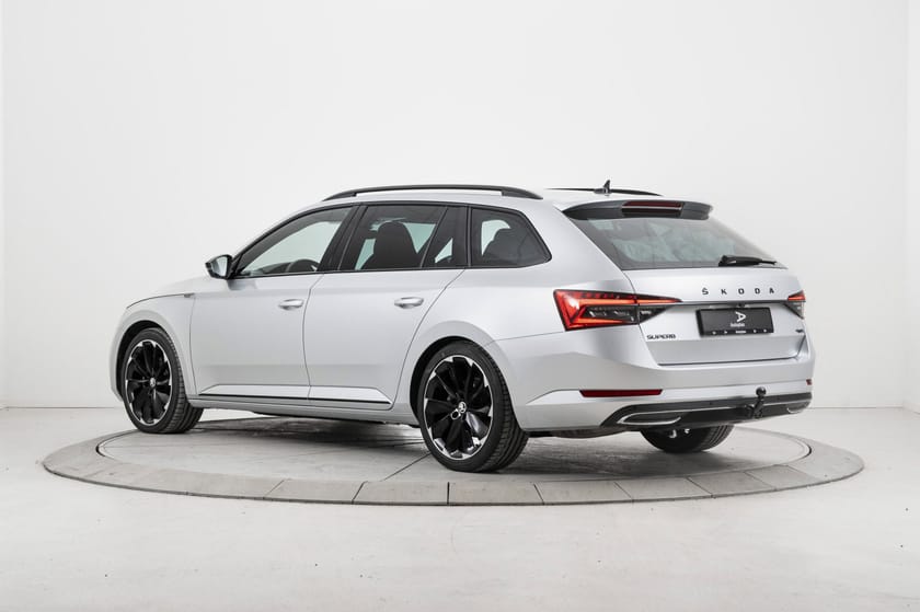 Bilde 5 av Škoda Superb Stasjonsvogn 2,0 TDI 200hk SportLine 4x4 ACC/Krok/Webasto/Matrix/Nav