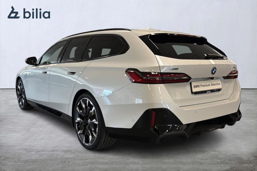 Bild 2 av BMW 530e xDrive Touring M-sport Pro |DEMO| Panorama | Innovation