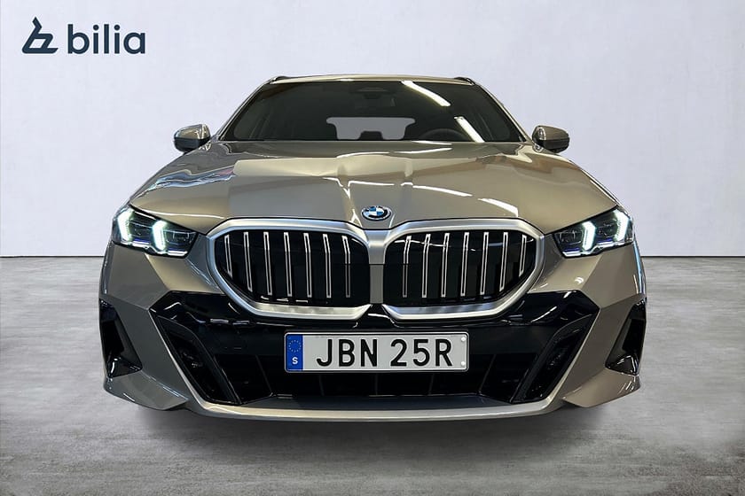 Bild 5 av BMW 530e xDrive Touring M Sport Active Edition | Bowers | Drag