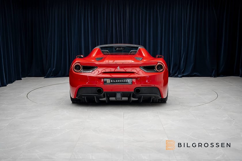 Bild 4 av Ferrari 488 GTS Spider 3.99% Kolfiber Skalstolar Novitec Sv-såld