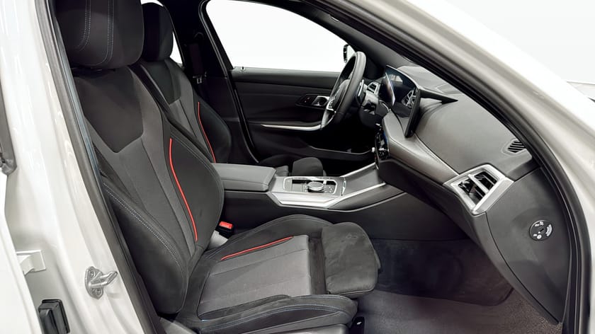 Bild 3 av BMW 320i xDrive Sedan M Sport Dragkrok Rattvärme Backkamera
