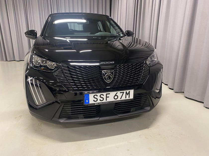 Bild 4 av Peugeot 2008 HYBRID 136 Style 145hk Automat CarPlay