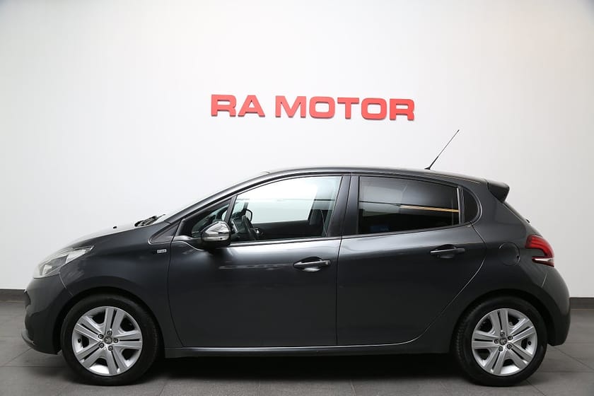 Bild 3 av Peugeot 208 1,2 PureTech 82hk Style 5-dörrar P-sensorer Nybesikt