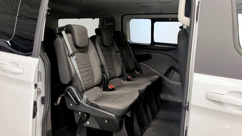 Bild 5 av Ford Tourneo Custom 320 170Hk AUT / 8-sits / Värmare / Drag / Lagerbil Nacka