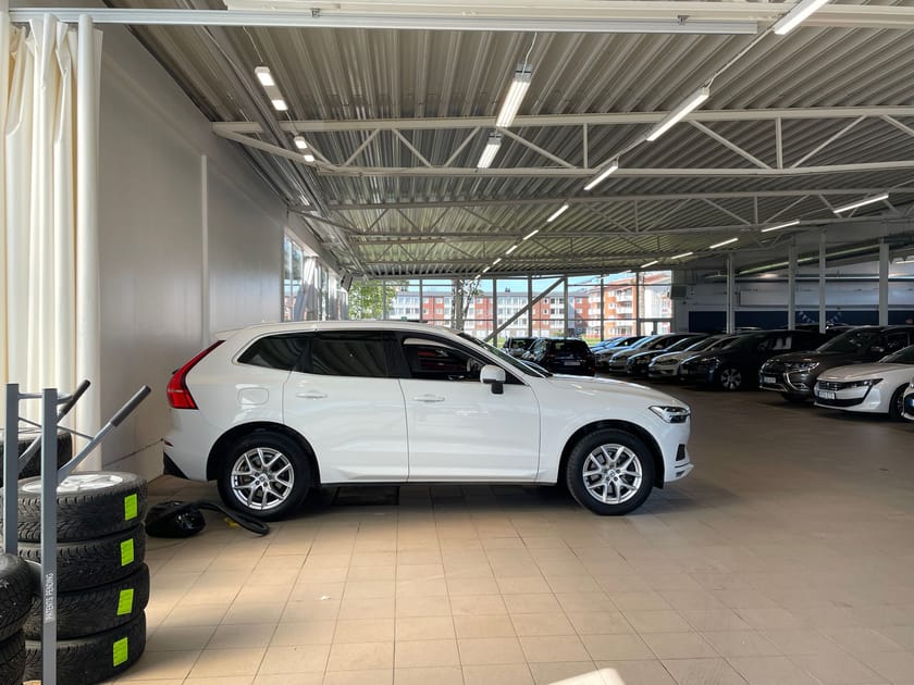 Bild 2 av Volvo XC60 B4 AWD Geartronic, 197 hk Drag Navi D-värm H/K