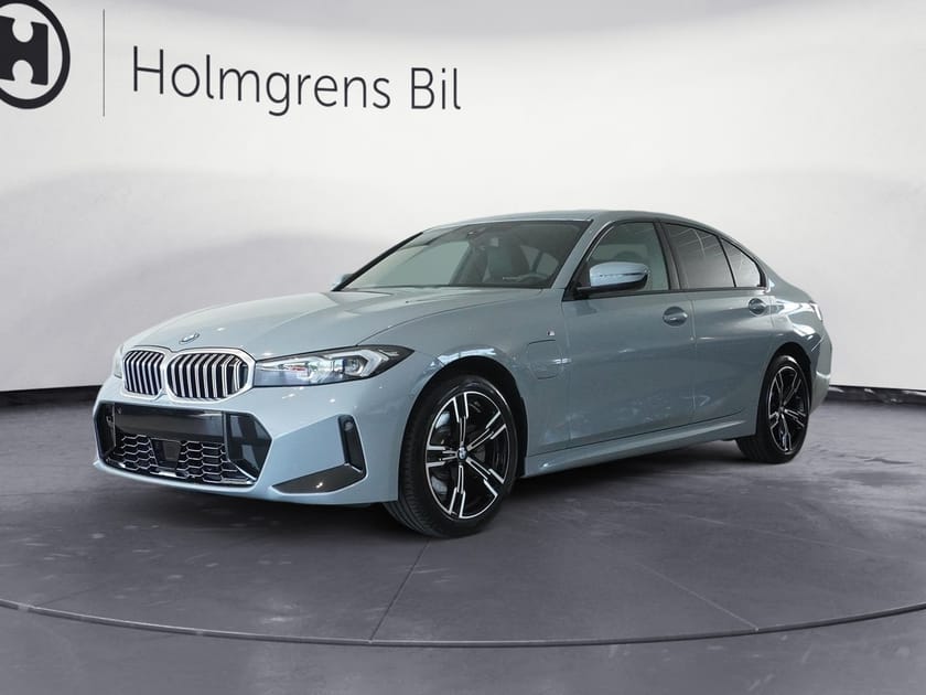Bild 1 av BMW 330e xDrive Sedan M Sport Active Ed Drag Aktiv Fartpilot HiFi