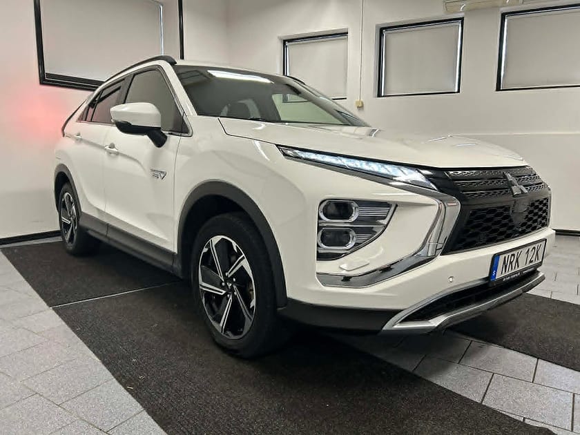 Bild 3 av Mitsubishi Eclipse Cross PHEV 2.4 MIVEC 188 hk S-AWC Fleet Edition Euro 6 MOMS