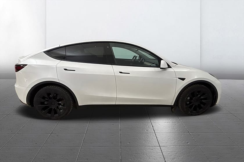 Bild 4 av Tesla Model Y Long Range AWD AP Läder Navi Premiumljud V-Pump 514hk