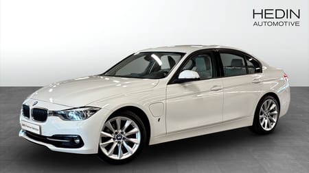 BMW 330e Sedan